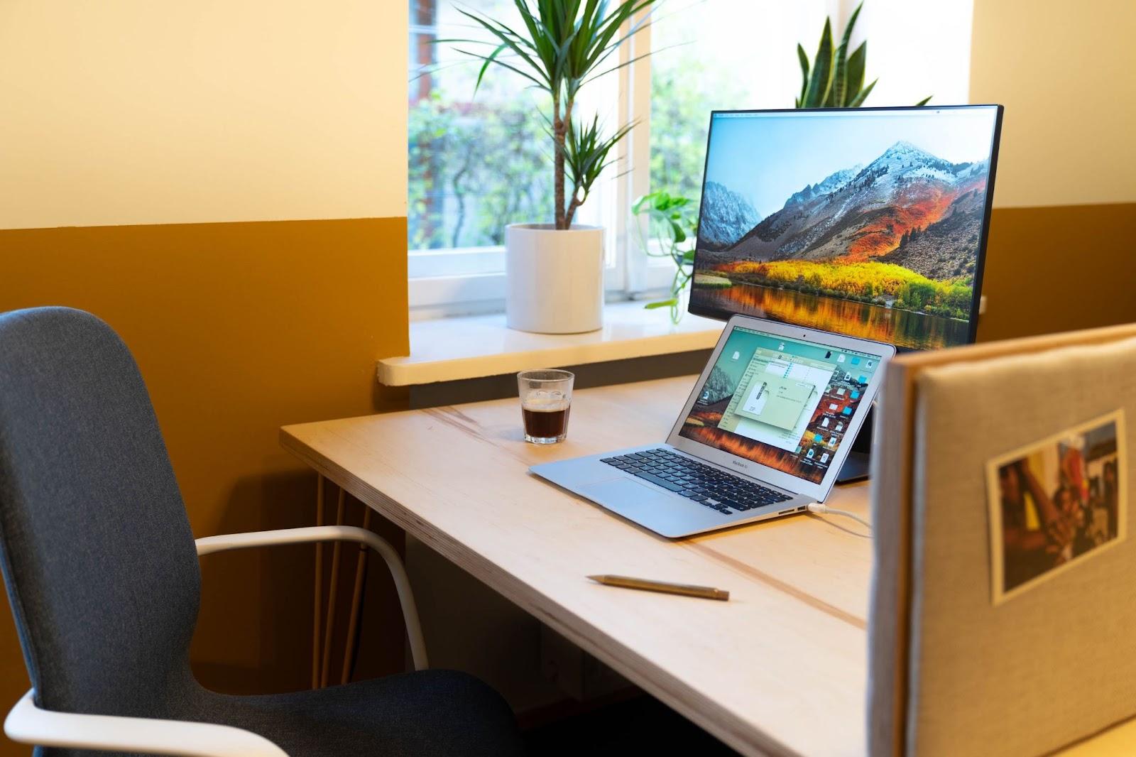 high-paying UGC creator jobs; Community Manager