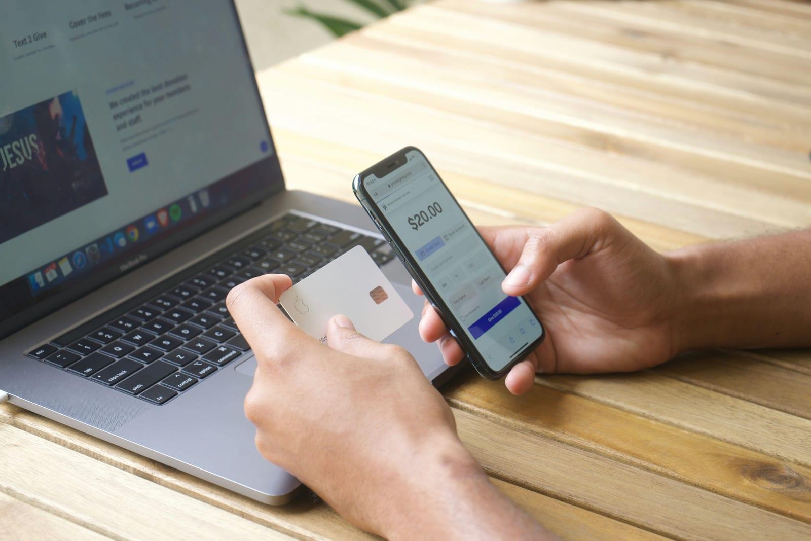 Client paying an invoice online using a smartphone