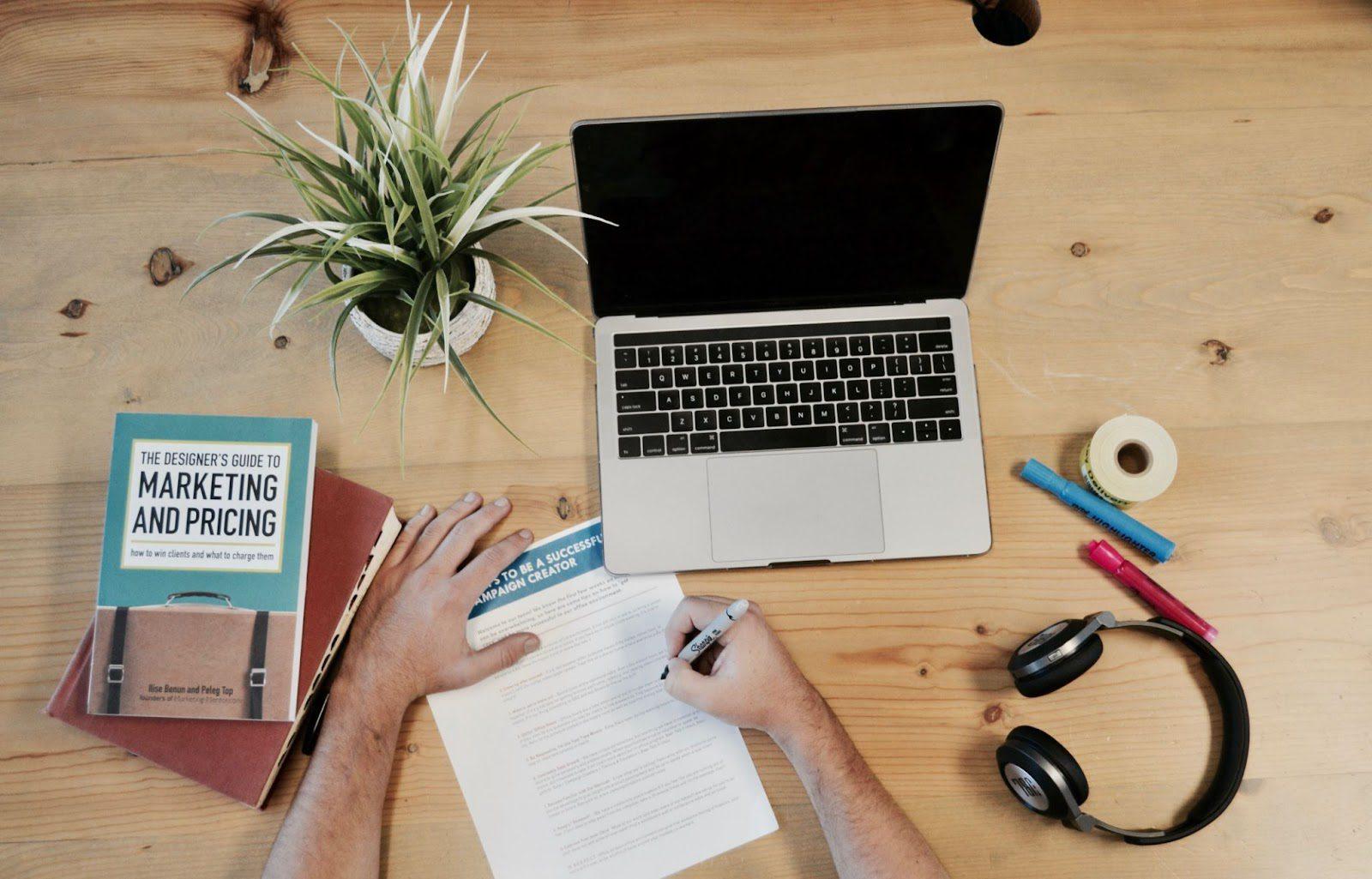 Affiliate marketing programs