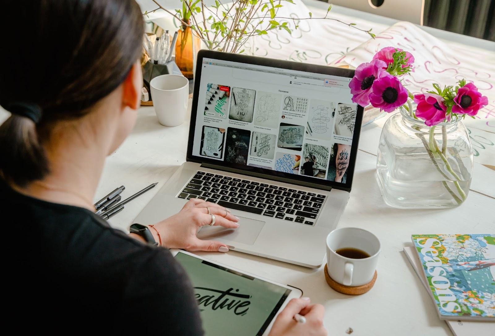 Online community branding